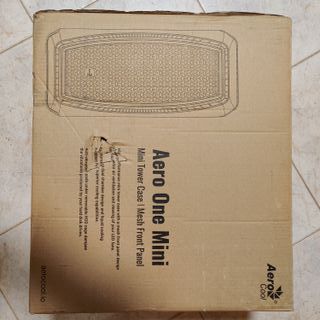 Caja PC AeroCool Aero One Mini doble cámara