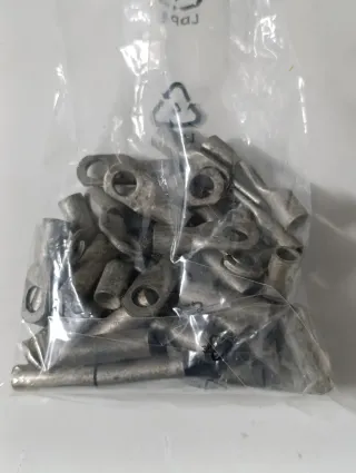 18 Terminales y 22 de Engarce.