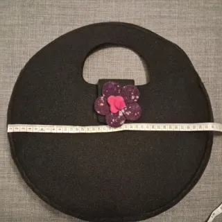 Borsa Nera in Feltro con Fiore