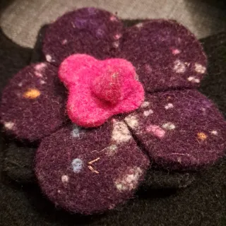 Borsa Nera in Feltro con Fiore