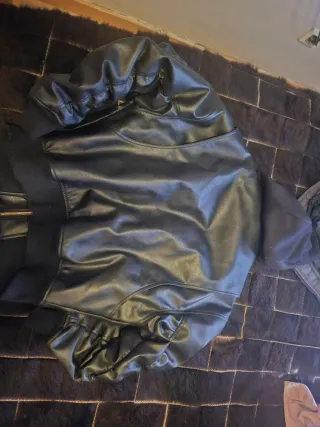 Chaqueta de cuero negra