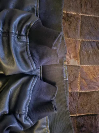 Chaqueta de cuero negra