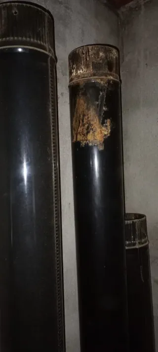 Tubos de estufa negros