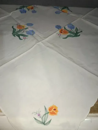 2 preciosos Tapetes de Lino con Flores