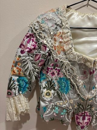 Traje de Fallera Adulta + Zapatos 40 de regalo