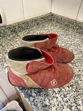 Zapatillas Beige y Plateadas