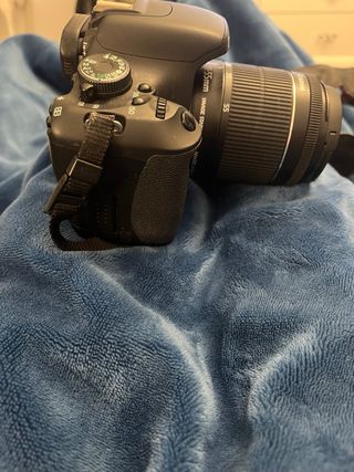 Canon EOS 600D + Objetivo 18-55mm