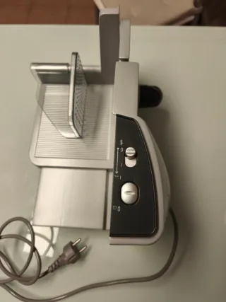 Cortafiambres Krups 372