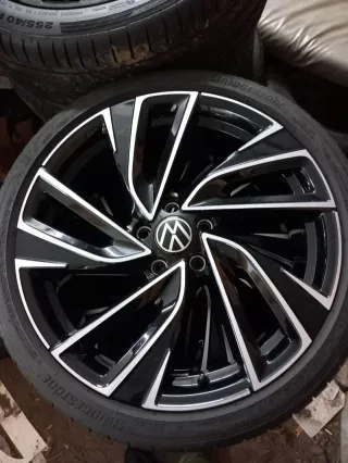 Llantas 19” VW Golf GTI Modelo Adelaide