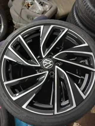 Llantas 19” VW Golf GTI Modelo Adelaide