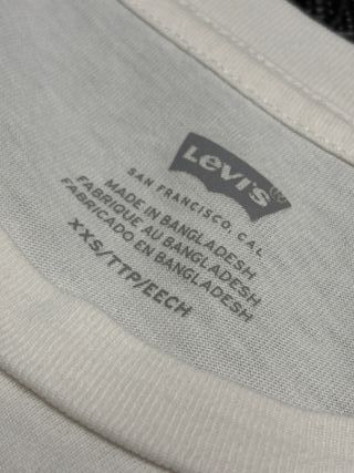 Camiseta Levi's Mujer Manga Larga Blanca