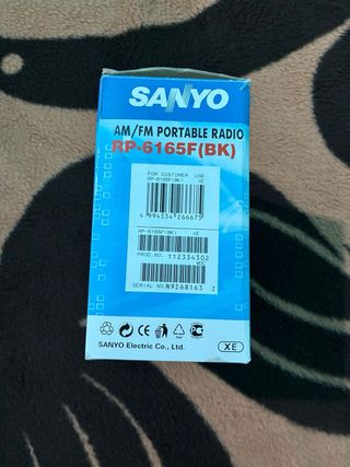 Radio Sanyo RP-6165F AM/FM Portátil made in japan