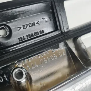 Moldura Mercedes E w124 maletero