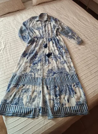 Vestido largo estampado azul y blanco