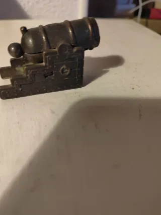 Sacapuntas cañón antiguo