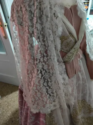 Traje de fallera oro y rosa