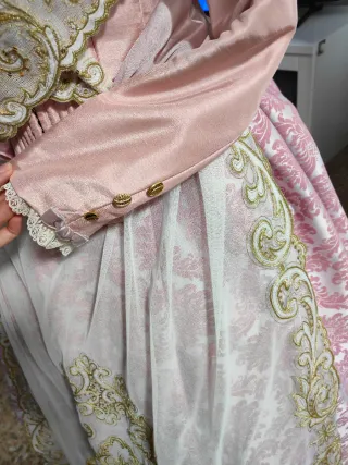 Traje de fallera oro y rosa