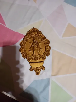 Colgador Virgen Metal Dorado