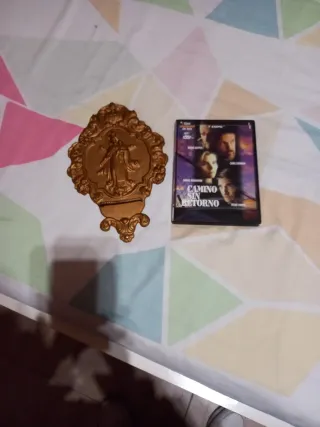 Colgador Virgen Metal Dorado