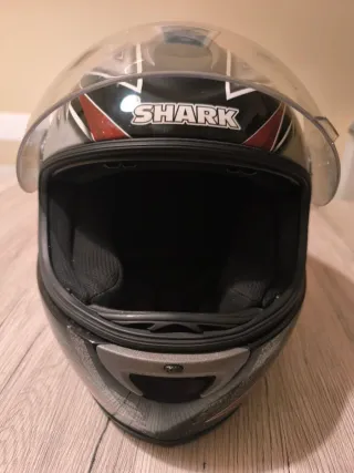 Casco Integral Shark Negro y Rojo