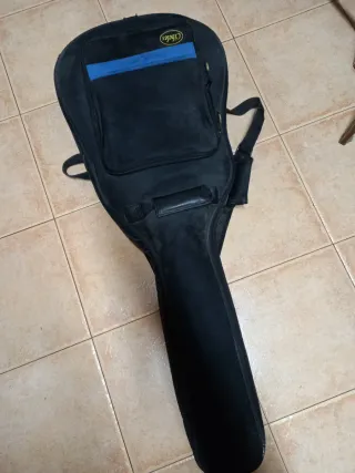 Guitarra Clásica con Funda