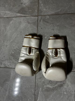Guantes de boxeo MBG blancos
