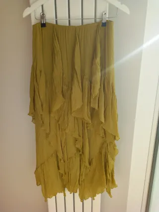 Falda midi Zara seda volantes oliva T.XS