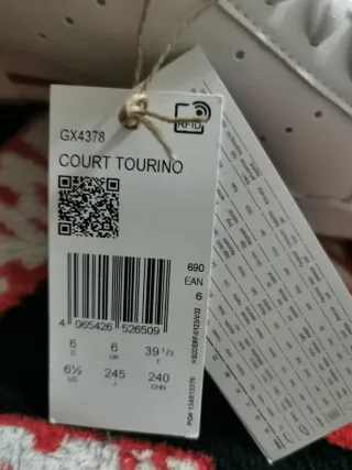 Zapatillas Adidas Blancas y Rojas