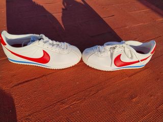 Zapatillas Nike Cortez Blancas y Rojas