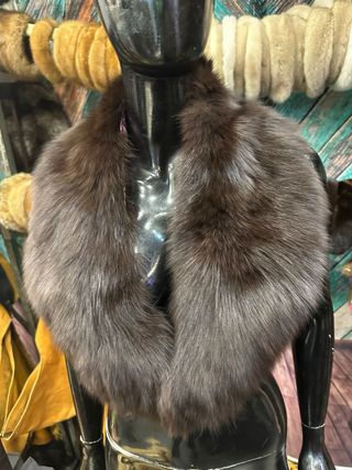 Collo di pelliccia marrone