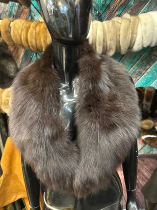 Collo di pelliccia marrone