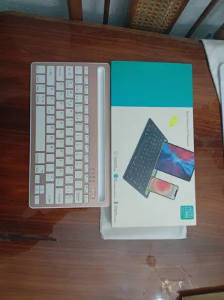 Teclado Bluetooth Multiplataforma Rosa