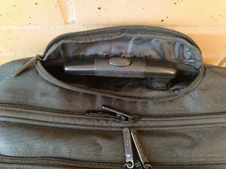 Maletín Vagg con ruedas negro