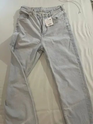 Pantalón vaquero azul claro