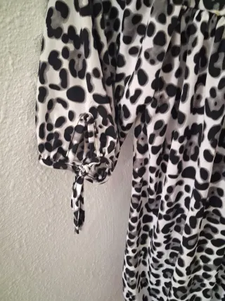 Blusa printde señora con estampado de leopardo