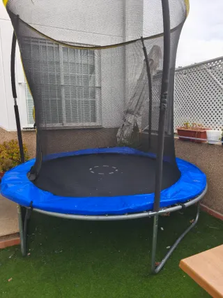 Colchoneta elástica con red protectora