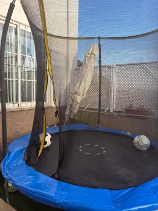 Colchoneta elástica con red protectora