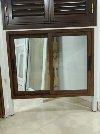 Ventana corredera imitación madera 99.5 x 79