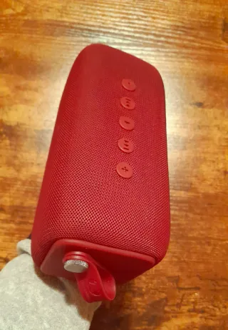 Altavoz Rockbox Bold M. Resistente al agua IPX7.