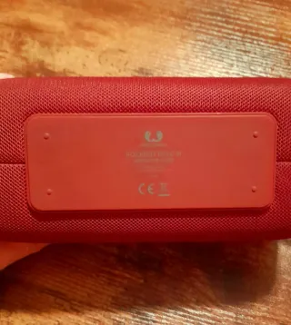 Altavoz Rockbox Bold M. Resistente al agua IPX7.