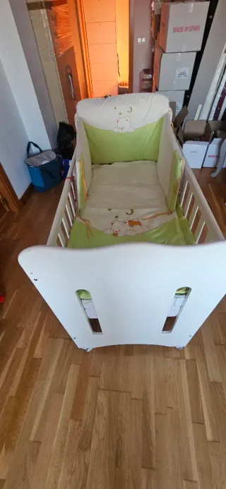 Cuna MICUNA madera blanca + Colchón en (Pamplona)