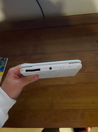 NEW Nintendo 3DS XL + Juego + Estuche + Cargador