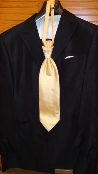 Traje Novio Caramelo Negro