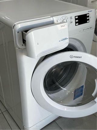 LAVADORA INDESIT DE 9 KILOS DE 1400RPM