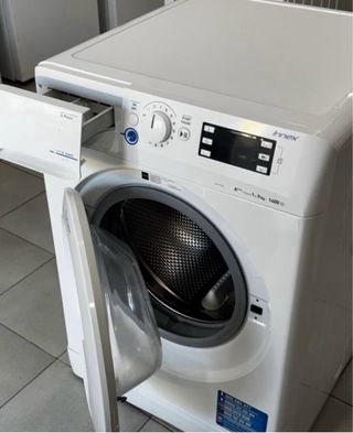 LAVADORA INDESIT DE 9 KILOS DE 1400RPM