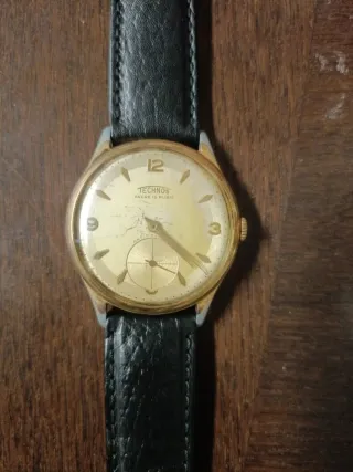Reloj Technos Dorado y Negro