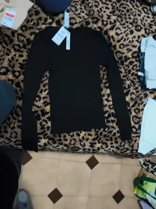 Camiseta Stradivarius Negra Talla M