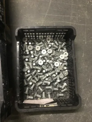 Restos de stock tornillos