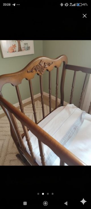 Cuna de madera para bebé