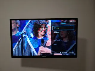 Televisor Samsung 32" UE32EH4003W